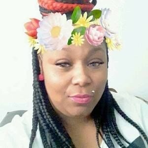 Meet your Posher, Mia